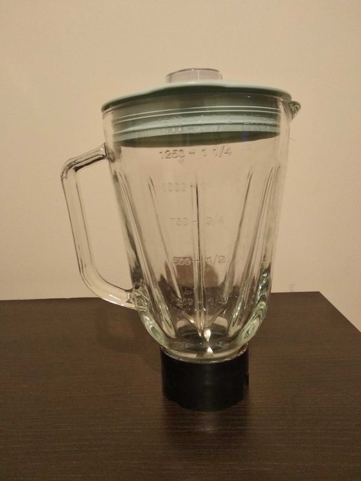 Szklany kielich do blendera