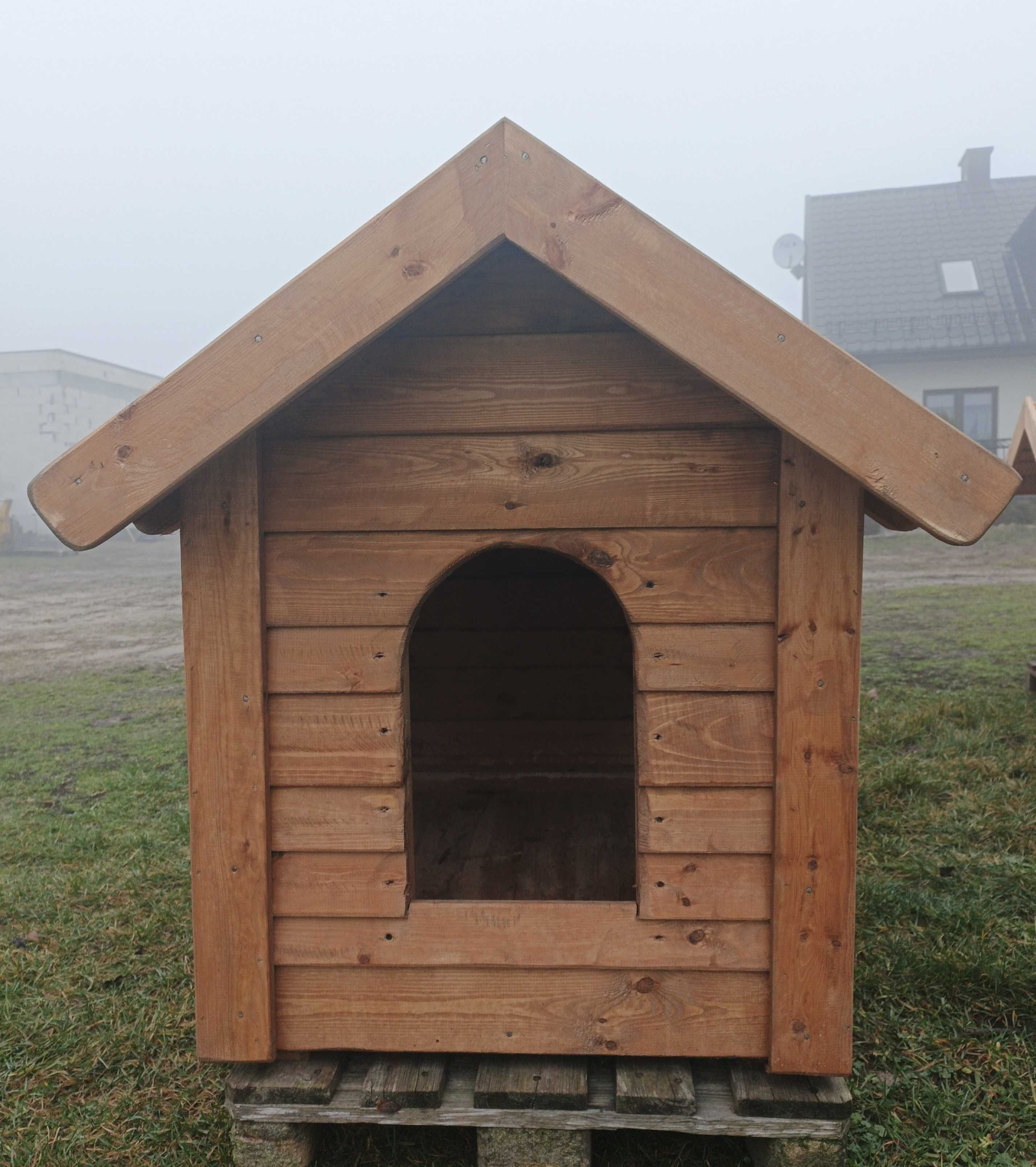 Buda dla dużego psa, owczarek niemiecki labrador