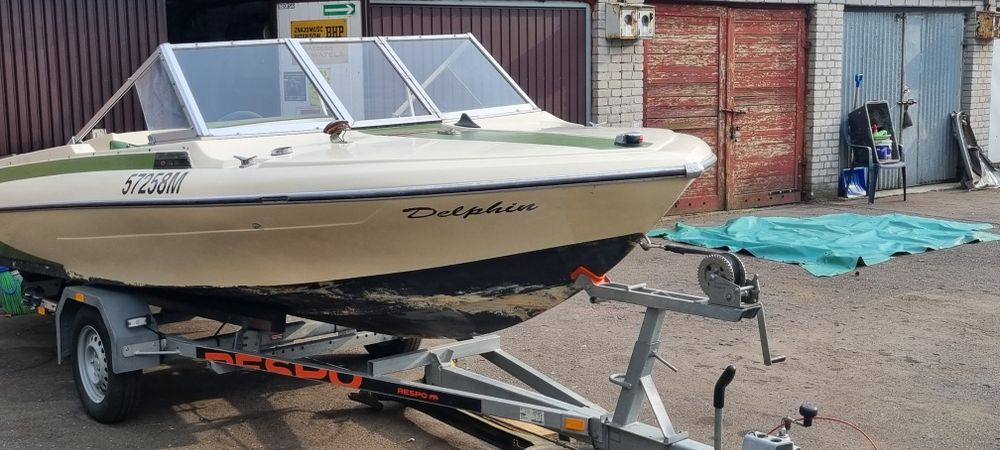 Łódź motorową Glastron