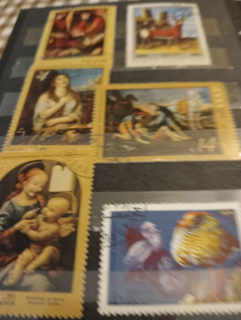 Sprzedam 6 klaserów pięknych znaczków pocztowych .