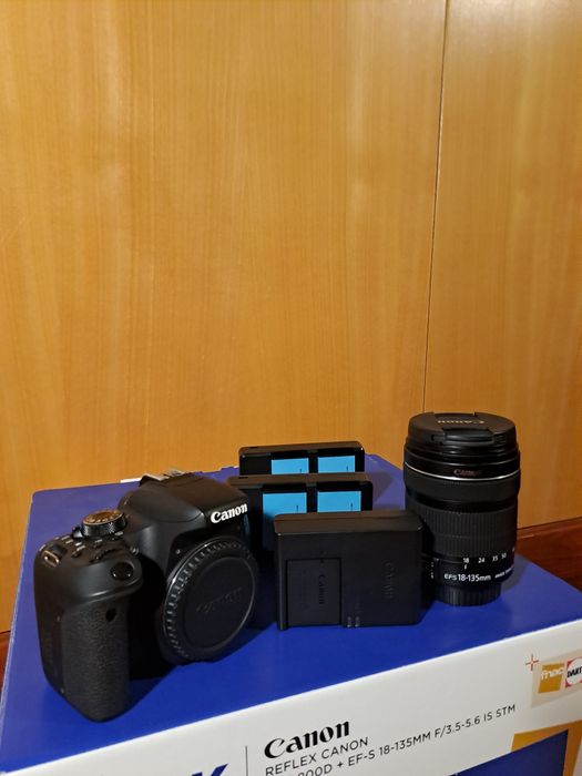 CANON 800D 18-135mm+ 5 baterias