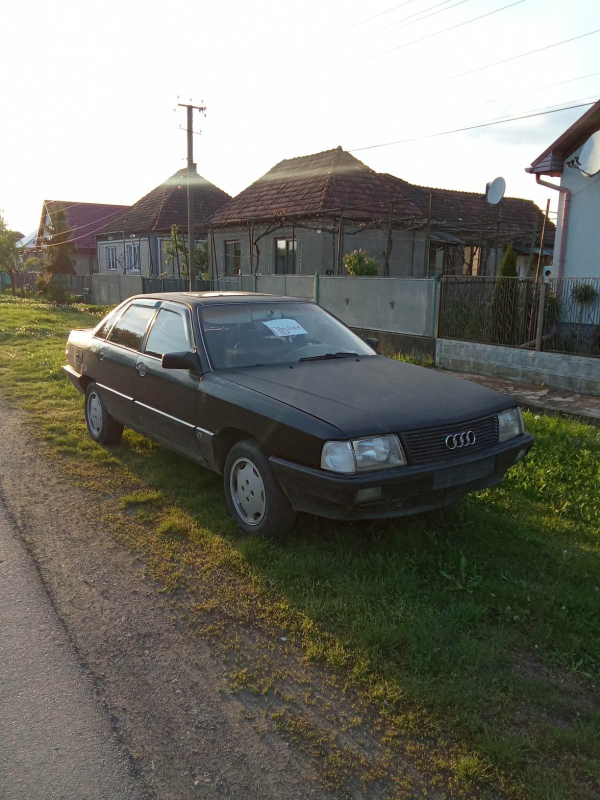 Автомобіль Audi 100