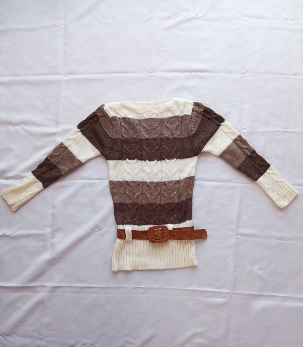 Sweter dziewczęcy
