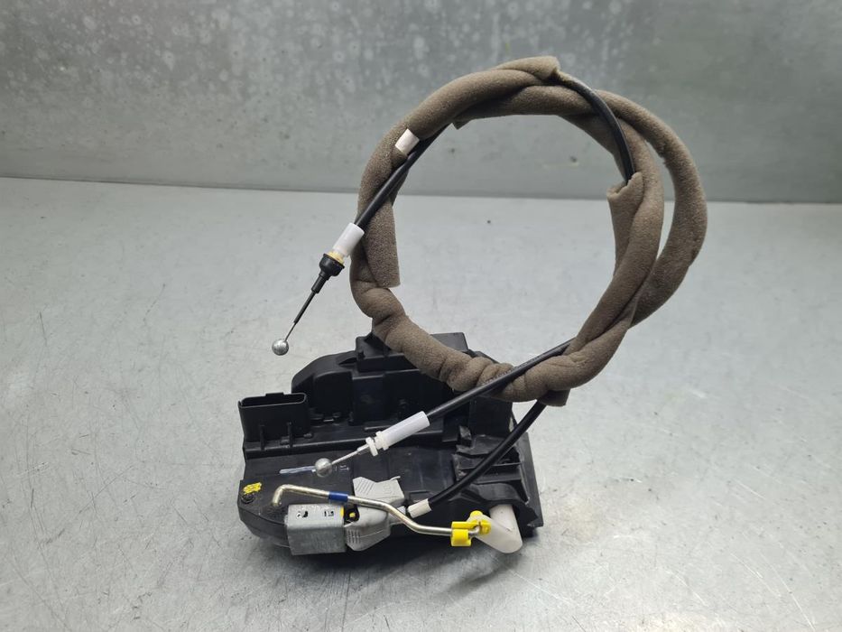 Fechadura / fecho porta frente esquerdo RENAULT Kadjar (HA_, HL_)