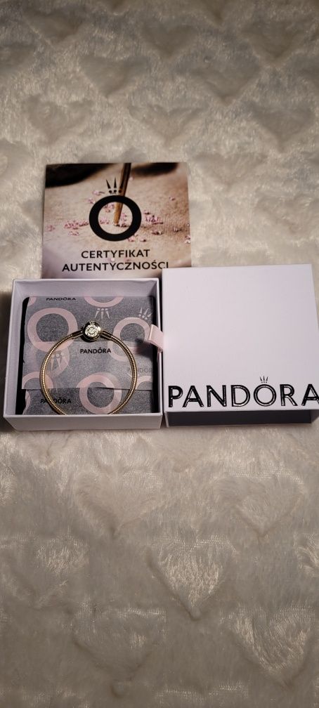 PROMOCJA Świąteczna Bransoletka Pandora Moments z O w koronie w złotym