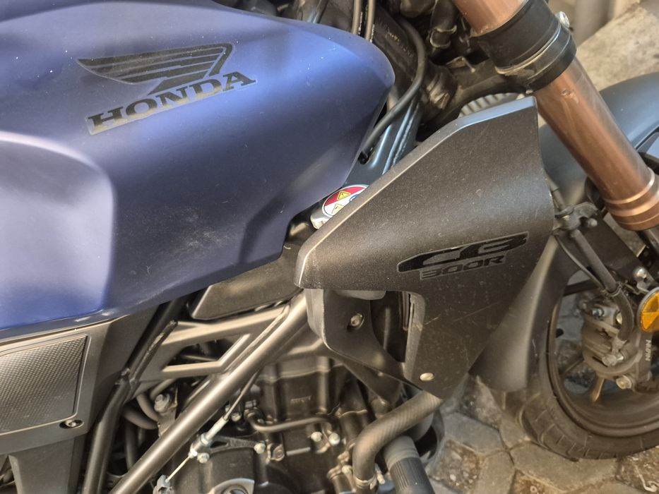 Honda Cb300r Salvada