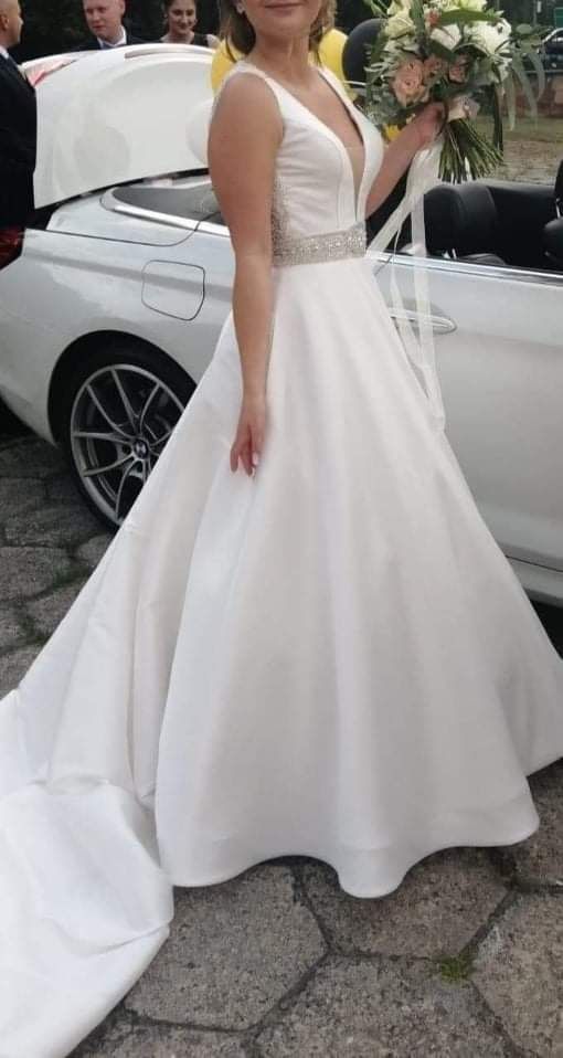 Piękna suknia ślubna z dlugim trenen Princessa Justin Alexander 38