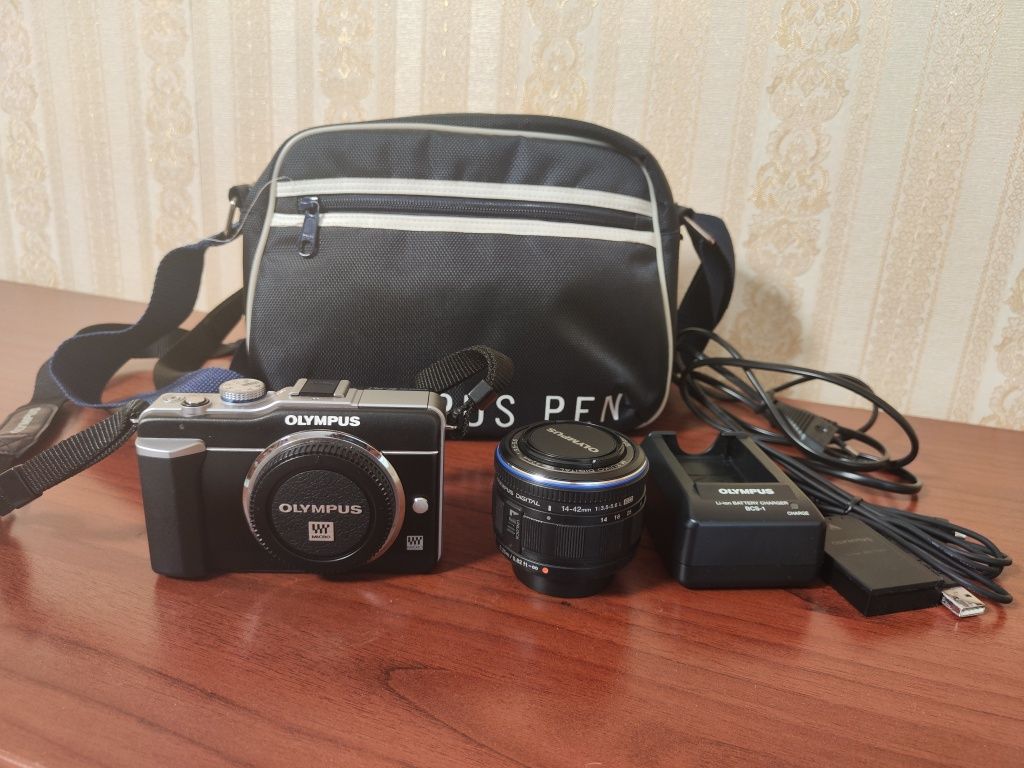 Без зеркальный фотоаппарат  Olympus PEN E-PL 1.