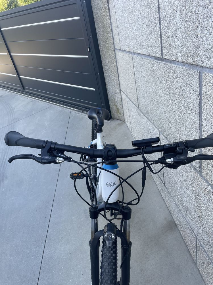 bicicleta elétrica (NCM Moscow M3)
