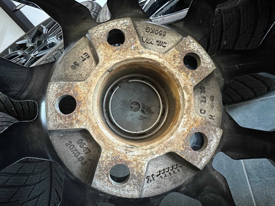 Felgi Seventy9 R20 + Opony Zimowe Audi VW