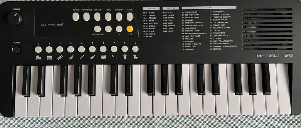 Teclado a pilhas