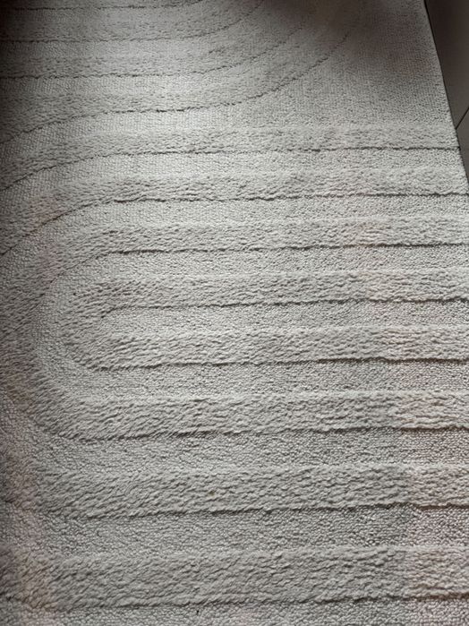 Dywan kremowo biały