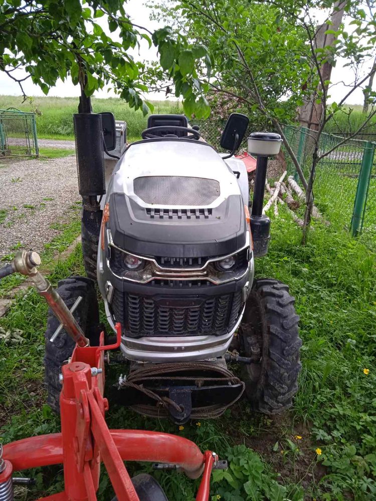 Трактор скаут-244 4x4