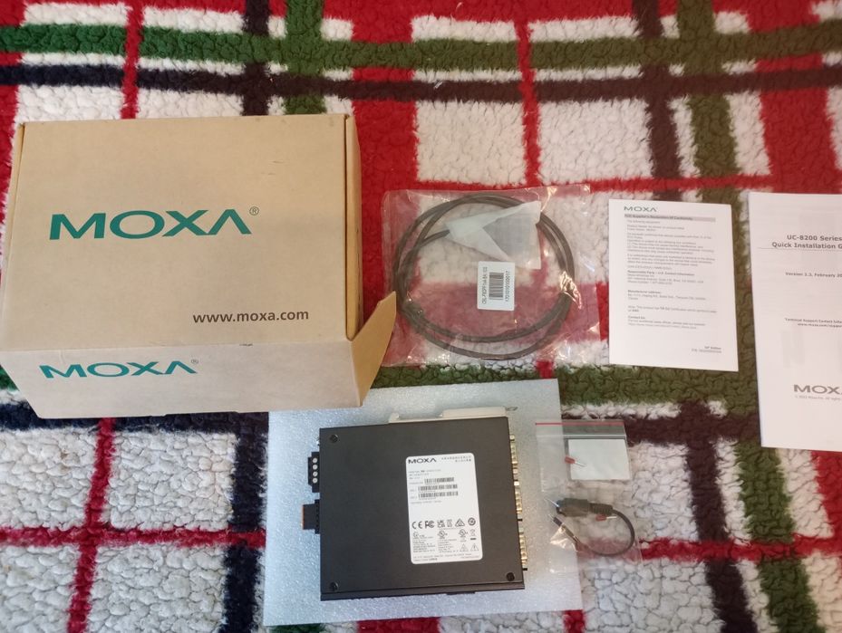 Komputer przemysłowy Moxa