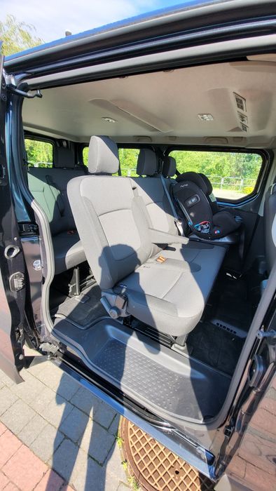 Bus do wynajęcia  9 osobowy Renault Trafic 2023 Wersja LONG