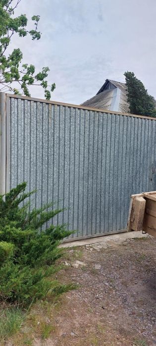 Продам  дом в Изюме