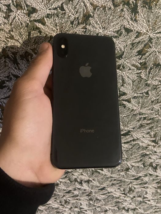 Айфон 10 Х в хорошем состояни.