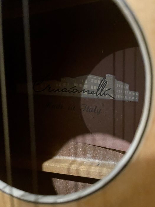 Guitarra Crucianelli para restauro