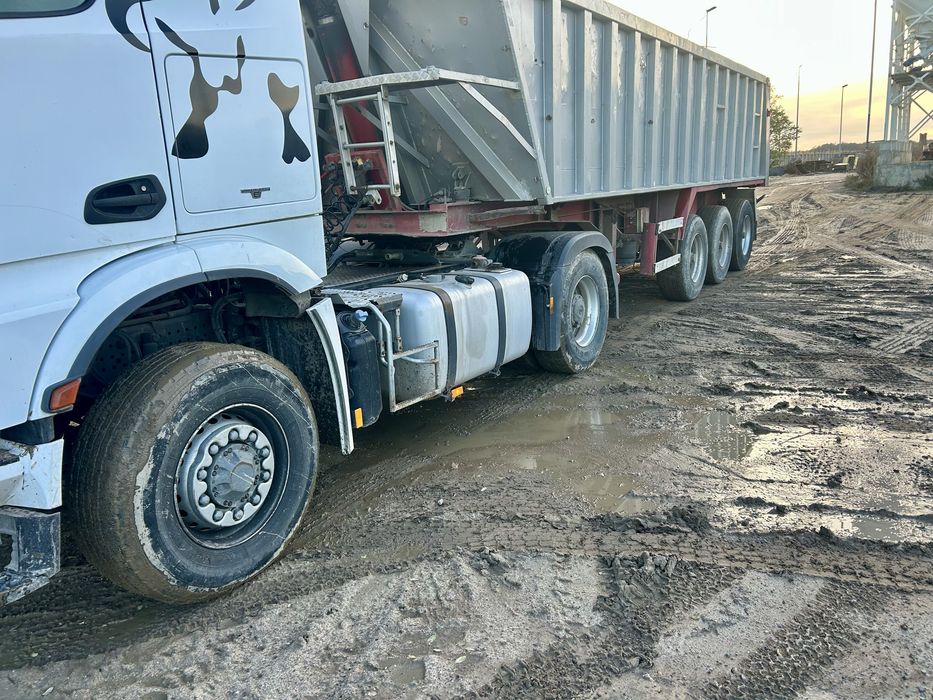 Naczepa wywrotka Stas