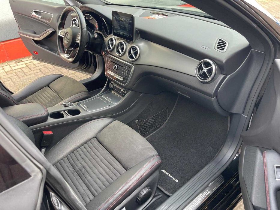 Mercedes-Benz CLA 200 amg