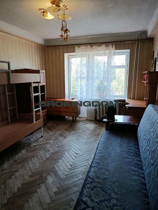 Продаж 3к квартири по вул Соломьянська 32
