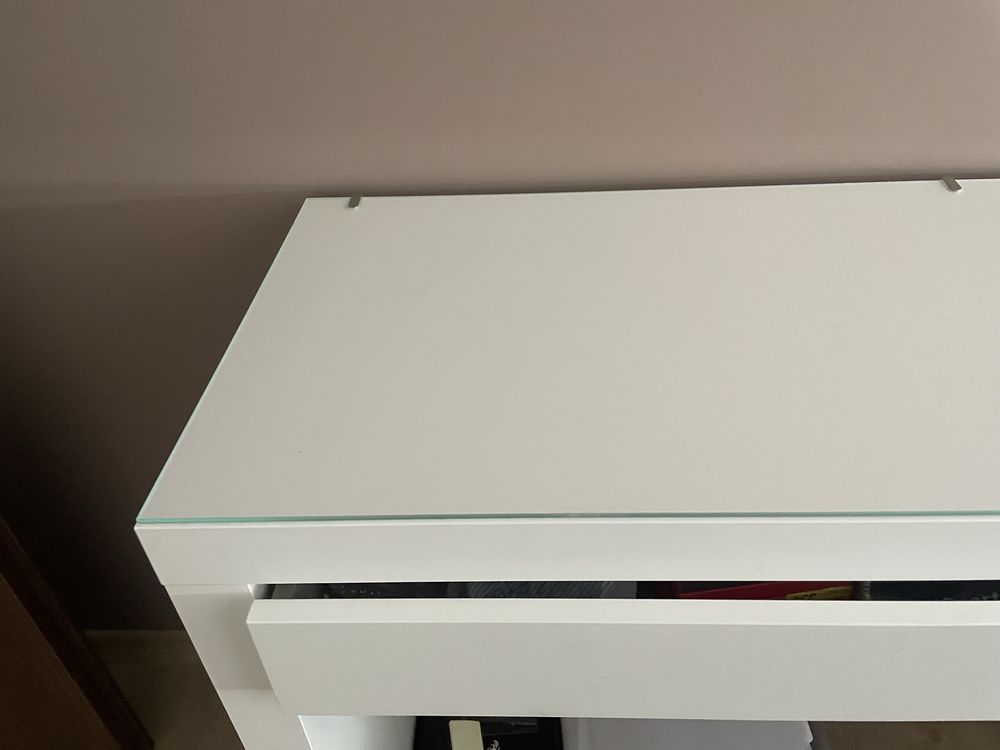 Sprzedam toaletkę Malm ikea stan bez wad