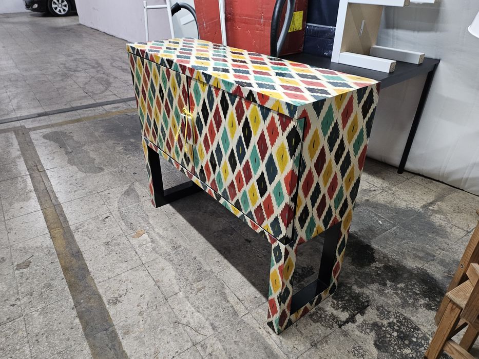 Cómoda Arlequim pintada à mão