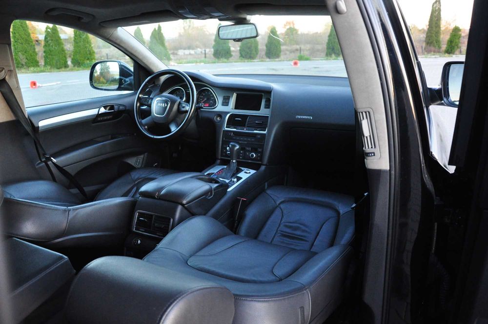 Ładne Audi Q7 4.2 Benzyna Full 7 miejsc 2008 Rok