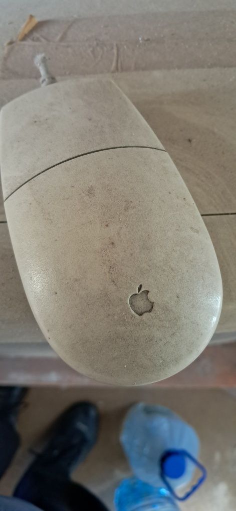 Продам монітор, мишка, клавіатура 1997 року Apple