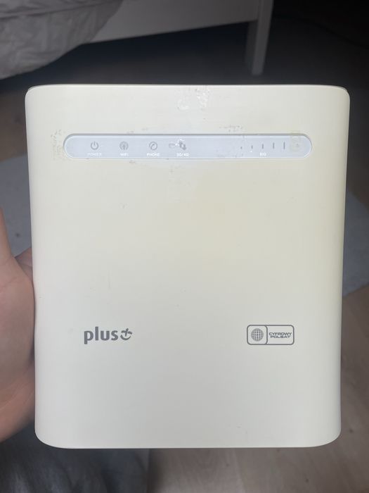 Sprzedam router z plusa + kabel zasilający