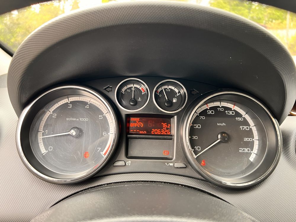 Peugeot 308 1.6 бензин
