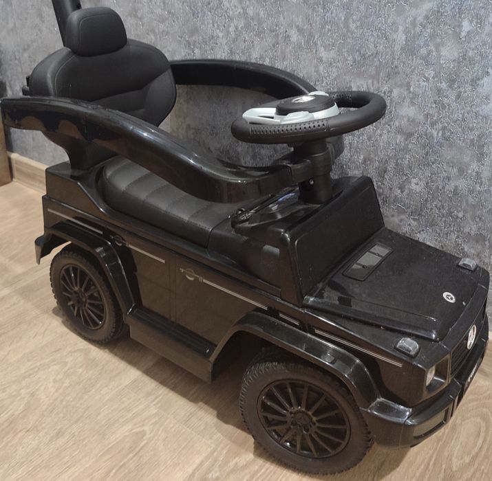 Машинка толокар з батьківською ручкою