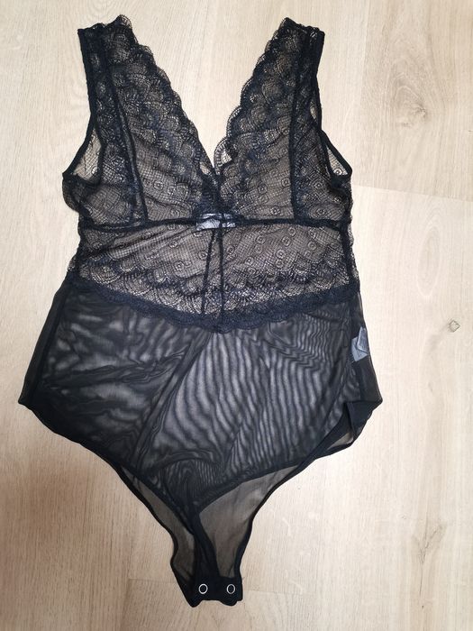 Koronkowe body, bielizna Pierre Cardin, rozmiar 4/L (raczej S/M)