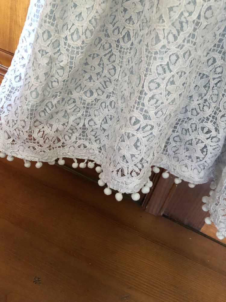 Сукня з пунпончиками