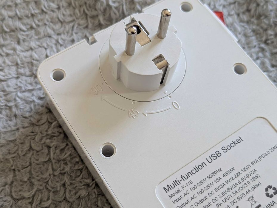 Listwa zasilająca  (4 gniazdka, 3xUSB-C, 3x-USB-A, PD 20W)