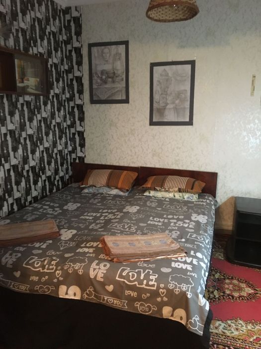 Продам 2х поверх. будинок з участком  10 сот.біля метро Перемога