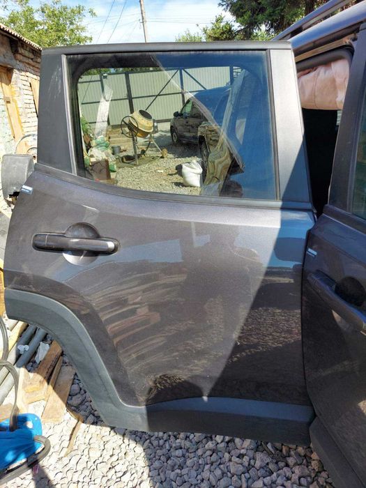 Дверь двери Передняя Задняя Jeep Renegade  2015 2016 2017 2018