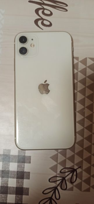 Biały I phone 11 64