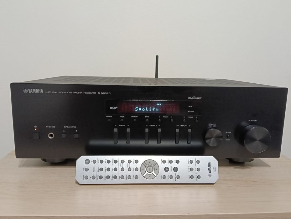 Amplituner sieciowy Yamaha R-N303D Music Cast  , zamiana