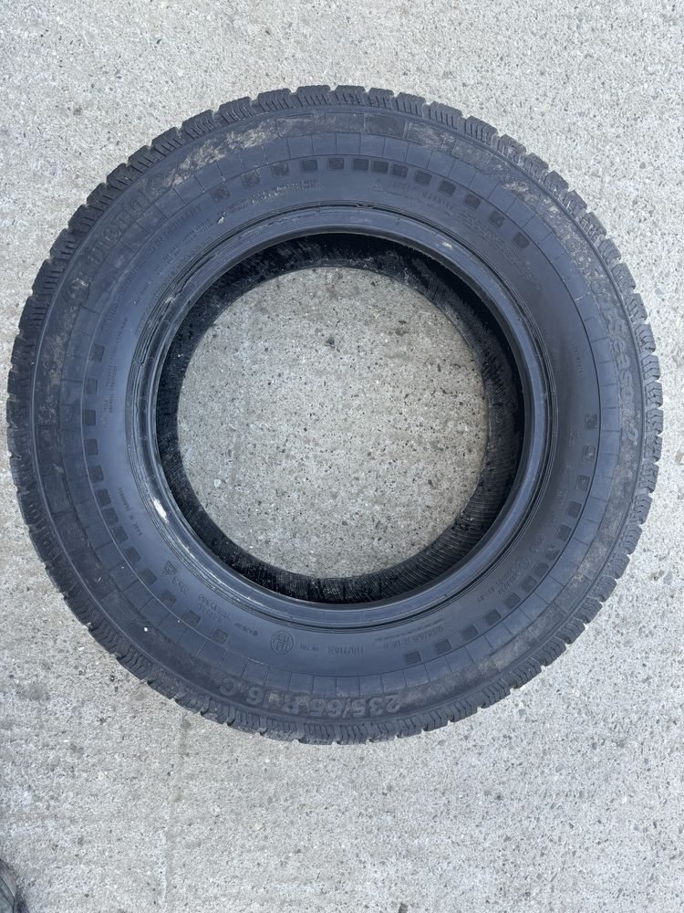 Opony Continental 235/65 R16C. 2x zimowe, 2x caloroczne
