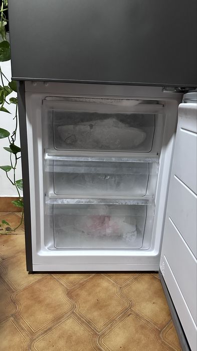 Frigorifico poucos meses de uso
