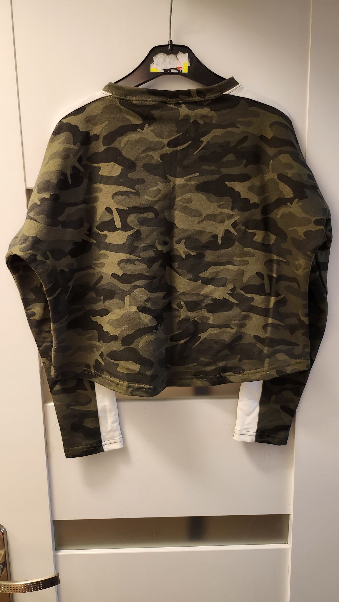 Świetna modna krótsza bluza moro napisy All for Kids