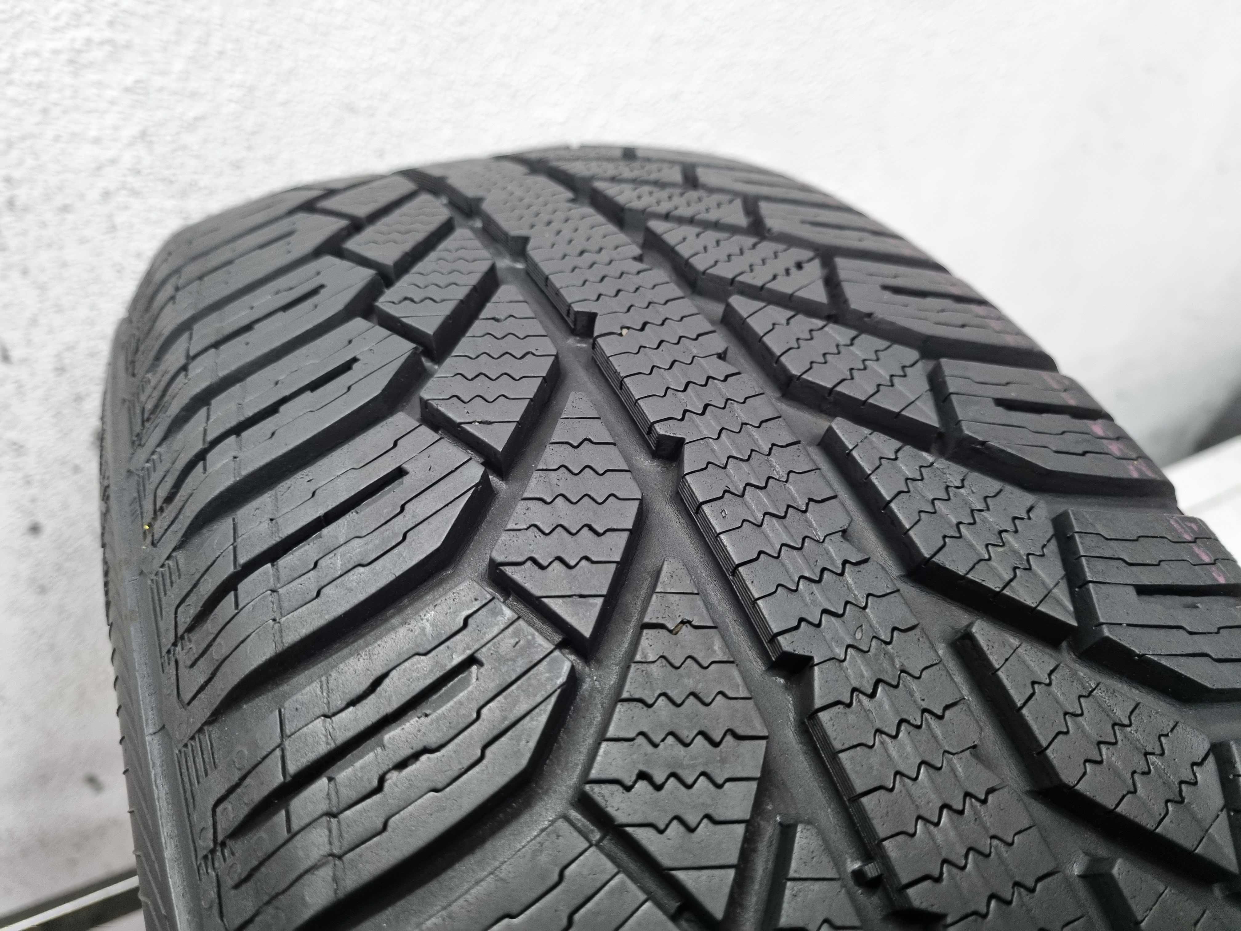 205/60/16 92H Semperit Master Grip 2 Dot.2718R