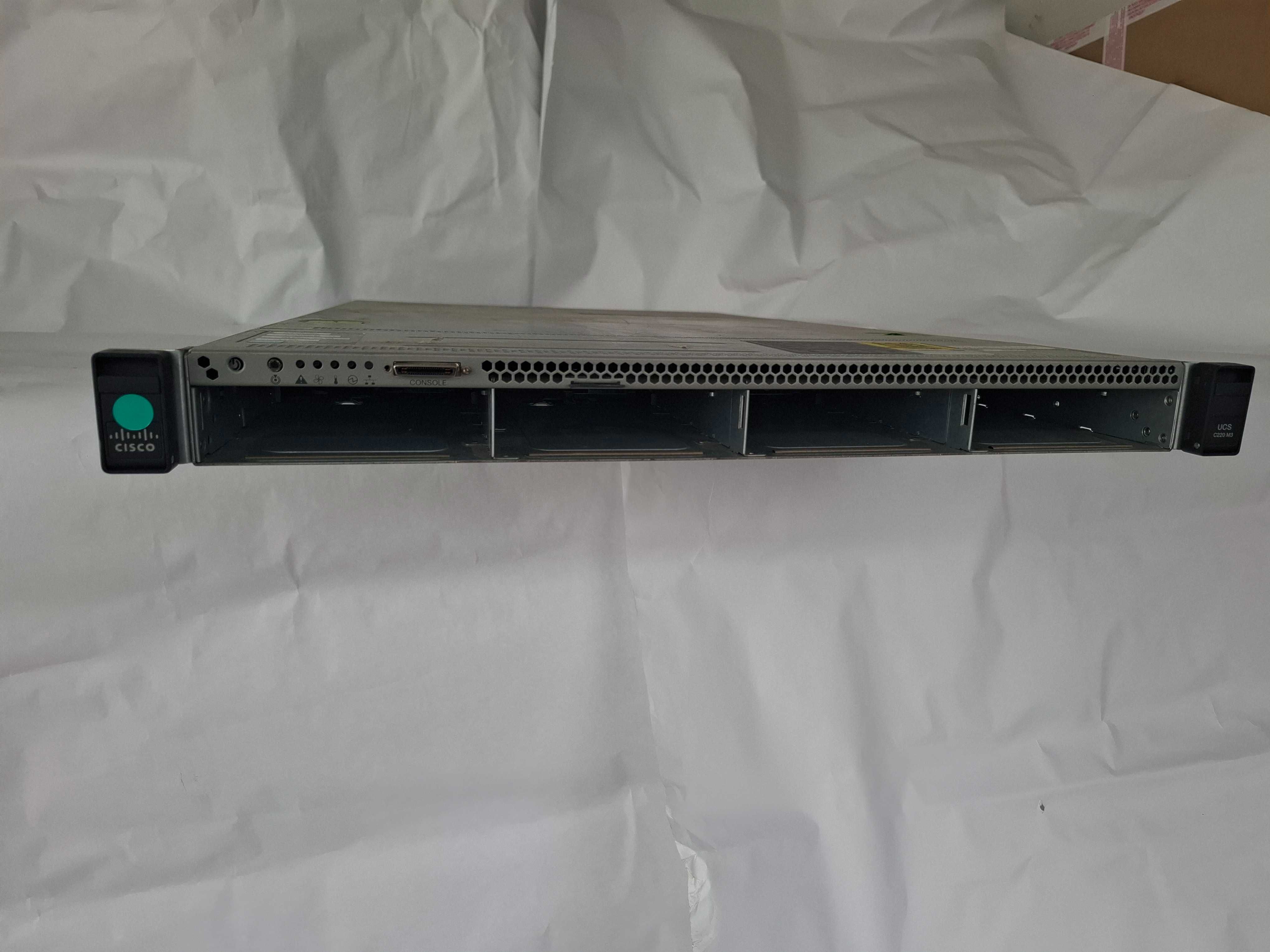 Servidor Cisco C220 M3 2X E5-2609 8Gb Ram 4x 3.5