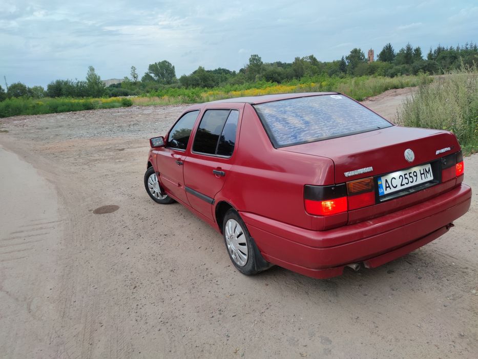 Продам автомобіль Wolkswagen Vento 1.8