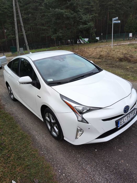 Toyota Prius IV 1,8 hybrid, 66 tys. km, krajowy