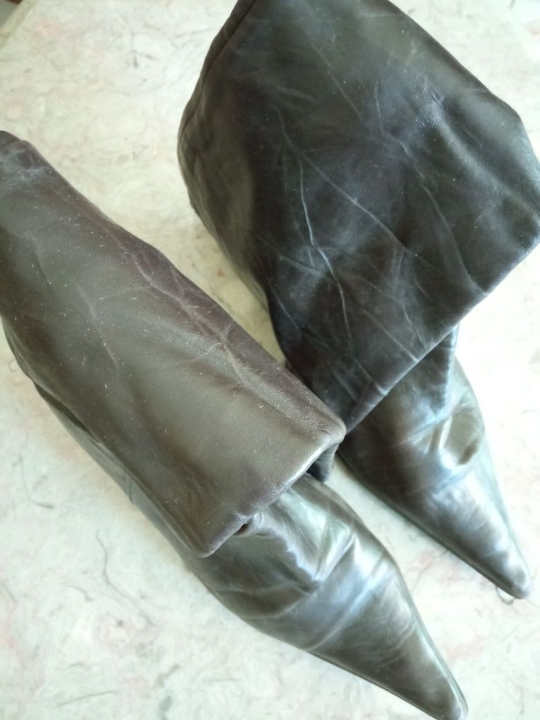 3  pares de Botas como NOVAS