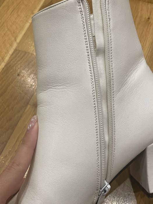 Ботильйони білі стильні