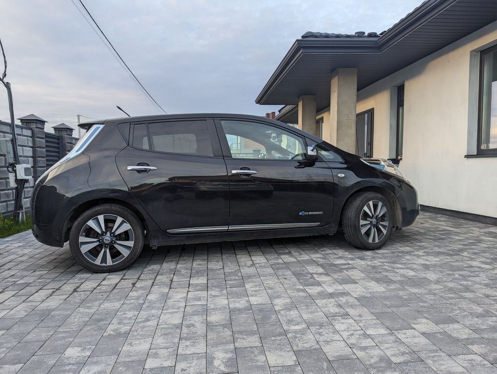 Nissan leaf 2014 rest