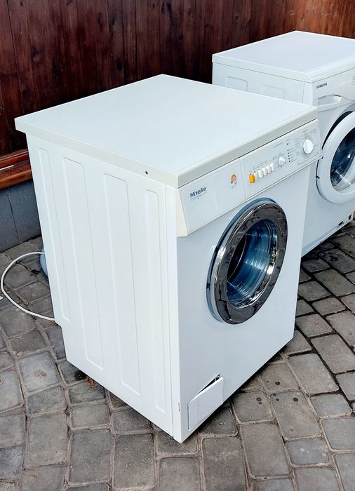 Пралка Miele Novotronic W718